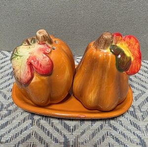 Fall Pumpkin Salt And Pepper Shaker Set With Tray
